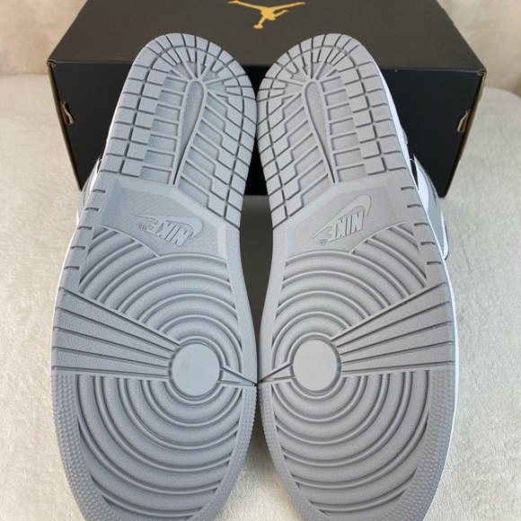 AJ1 Air Jordan 1 Mid Light Smoke Grey Sz 10 - Picture 6 of 8